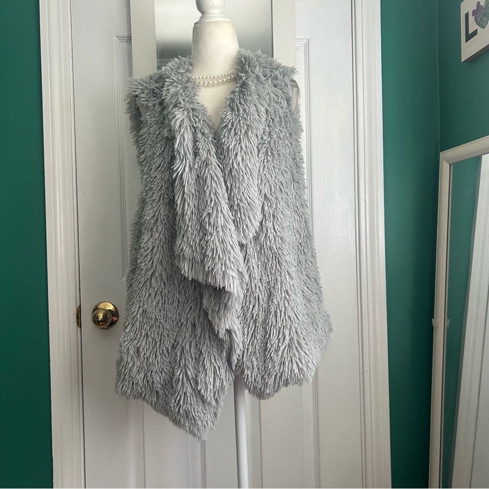 Gray Faux Fur Vest Medium